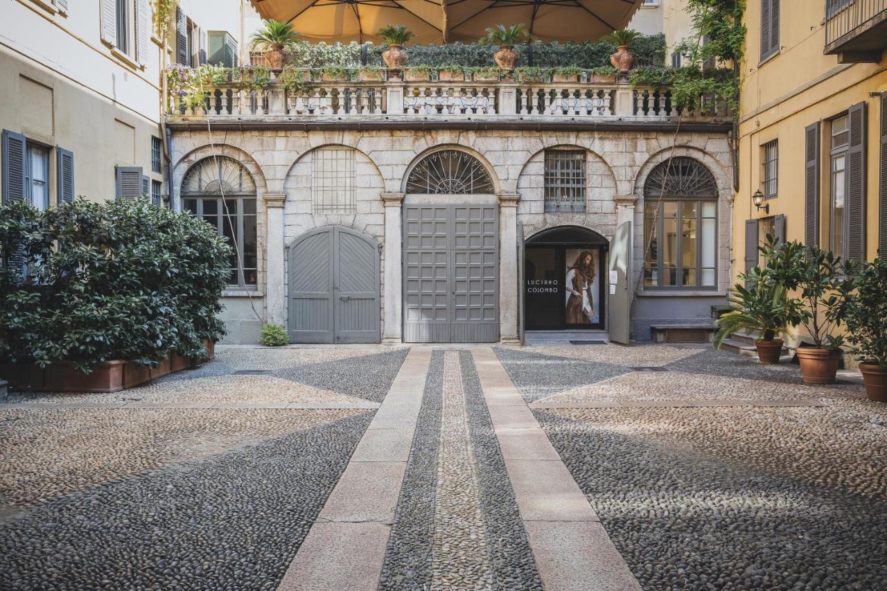 Cavoli a Merenda Suites Milan Bagian luar foto